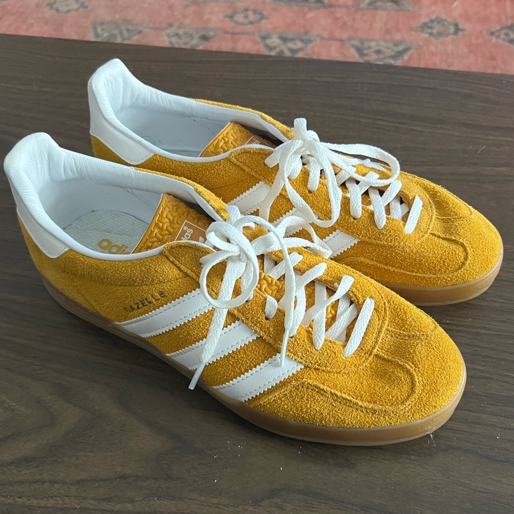 Adidas Gazelle - Indoor Orange Peel Gum - Men’s Size 9.5